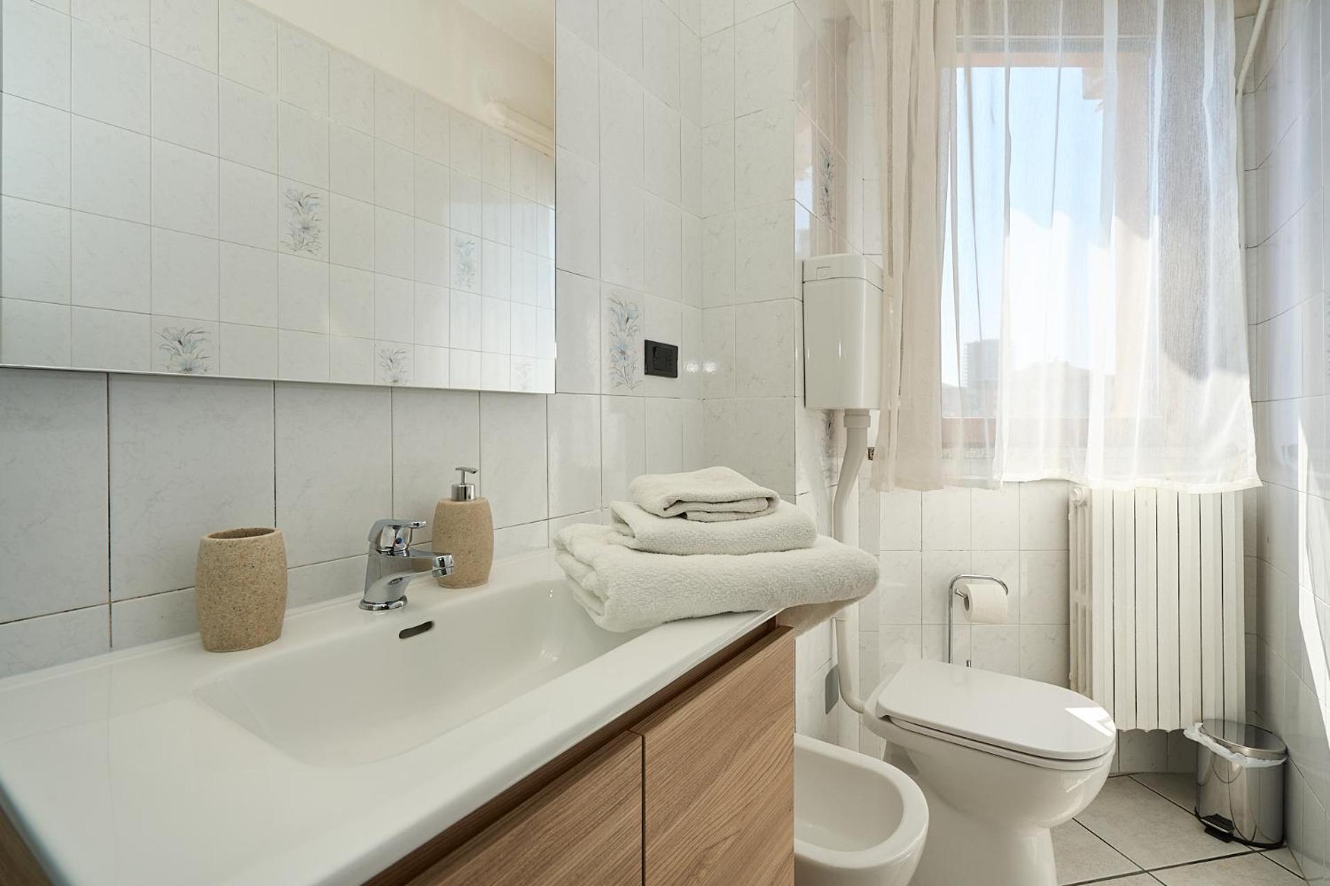 -Luminosa 5 Stars With Balcony- Wifi Netflix 15 Minutes From Duomo Lägenhet Milano Exteriör bild