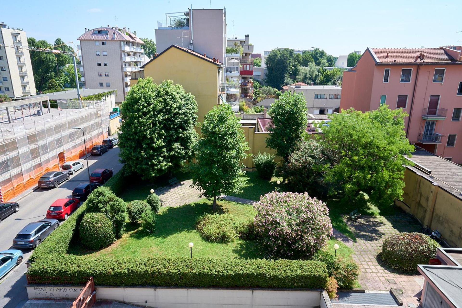 -Luminosa 5 Stars With Balcony- Wifi Netflix 15 Minutes From Duomo Lägenhet Milano Exteriör bild