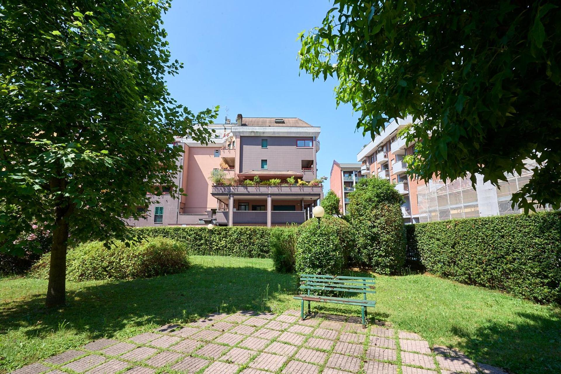 -Luminosa 5 Stars With Balcony- Wifi Netflix 15 Minutes From Duomo Lägenhet Milano Exteriör bild